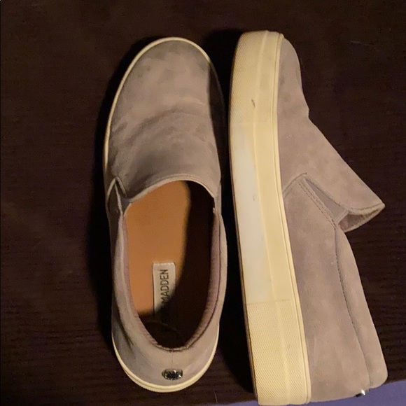 Sneakers - Picture 2 of 3